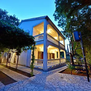Karmelic , Malinska Kroatien